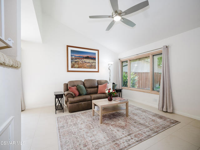 4380 N Skylark Court, Moorpark CA: https://media.crmls.org/mediaz/3d33c957-2392-477a-a5e2-3b69f9a0e63f.jpg