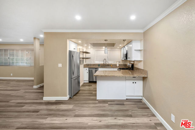 333 W Alameda Avenue, Burbank CA: https://media.crmls.org/mediaz/3d33d975-87eb-4c79-a01c-ea6e80006ce5.jpg