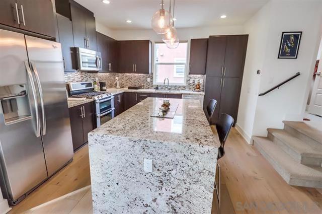 7824 Inception Way, San Diego CA: https://media.crmls.org/mediaz/3d33edda-6d33-4d1b-b6bb-8e3e2a5c4a3b.jpg