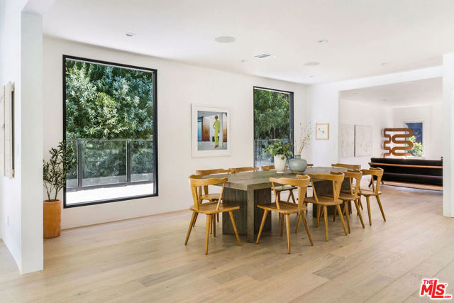 2600 Zorada Drive, Los Angeles CA: https://media.crmls.org/mediaz/3d341ee3-2666-4606-9491-cd7f2afd4f1b.jpg