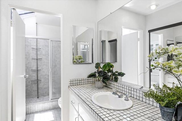 6340 Caminito Del Pastel, San Diego CA: https://media.crmls.org/mediaz/3d3442b8-4471-4668-b219-f9e511307c24.jpg