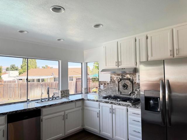 1317 Bilbo Court, San Jose CA: https://media.crmls.org/mediaz/3d35180c-b3ec-4e4d-8e54-18b1f0c3172f.jpg