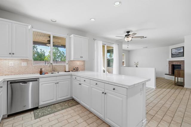 Detail Gallery Image 18 of 52 For 38538 Tranquila Ave, Murrieta,  CA 92563 - 4 Beds | 2/1 Baths