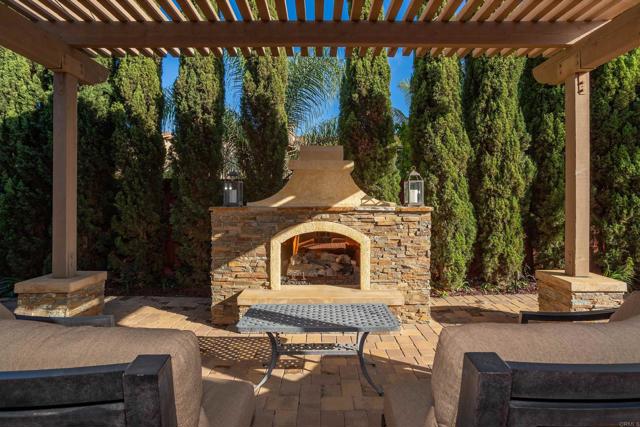 3753 Bergen Peak Place, Carlsbad CA: https://media.crmls.org/mediaz/3d360091-1a24-4f21-93f5-af661e2acce3.jpg