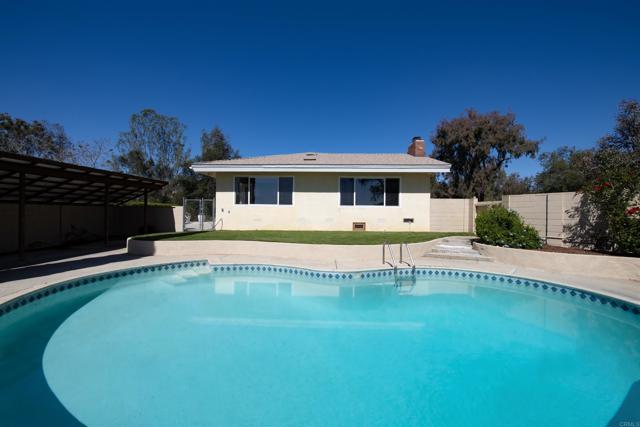 25311 Jesmond Dene Road, Escondido CA: https://media.crmls.org/mediaz/3d360f9c-af21-4b6c-a66c-85fb51404105.jpg