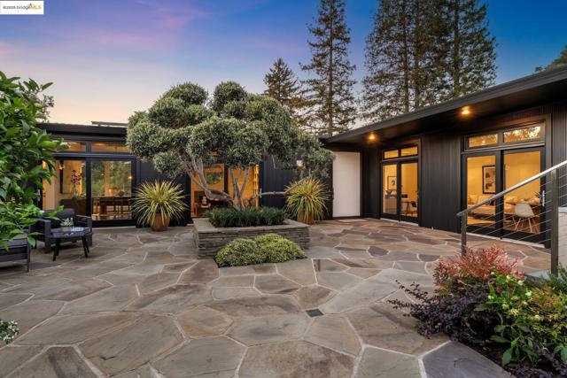 7 Requa Place, Piedmont CA: https://media.crmls.org/mediaz/3d364c76-486a-4721-bad9-3f9b39969067.jpg