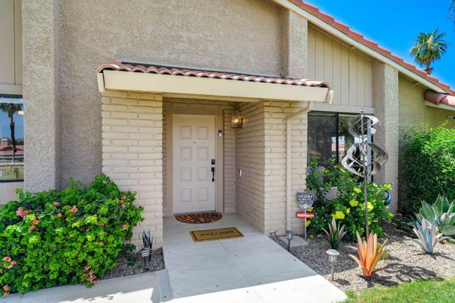 99 Camino Arroyo Place, Palm Desert CA: https://media.crmls.org/mediaz/3d370b7f-0882-40c5-8039-dae5486f6a6c.jpg