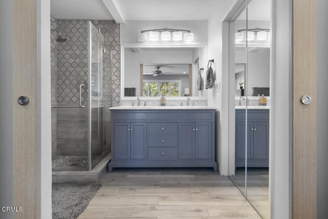 Detail Gallery Image 21 of 31 For 13561 Valerio St a,  Van Nuys,  CA 91405 - 3 Beds | 3 Baths
