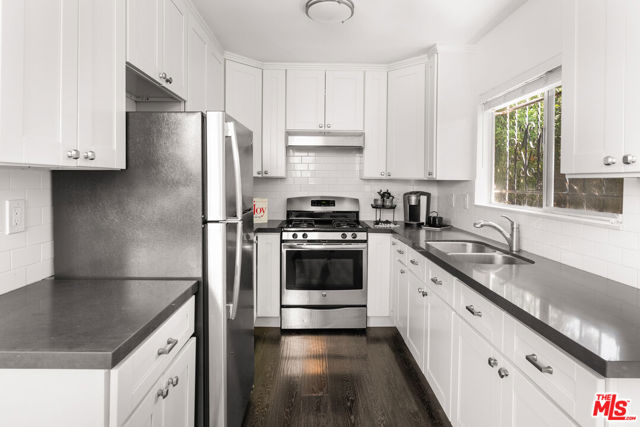 1152 N Ogden Drive, West Hollywood CA: https://media.crmls.org/mediaz/3d37a55a-3d08-4e1f-8051-4cc31c2f610e.jpg