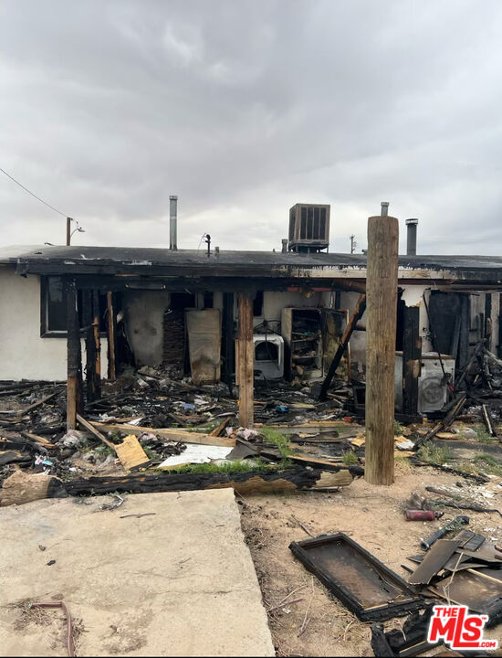 550 Frances Drive, Barstow CA: https://media.crmls.org/mediaz/3d38284e-7305-4b02-a151-600611ff332c.jpg