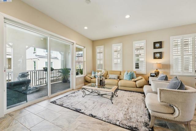 7213 Calistoga Ln, Dublin CA: https://media.crmls.org/mediaz/3d38d083-e62b-48c4-bd71-dc1c650cb22c.jpg