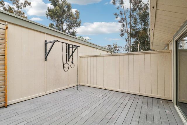 10263 Caminito Toronjo, San Diego CA: https://media.crmls.org/mediaz/3d3907a7-c739-46a9-9664-8fefda0d74da.jpg