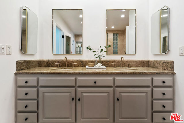 17237 Quesan Place, Encino CA: https://media.crmls.org/mediaz/3d3948f4-7858-4b3d-bc8a-7f53fe8cb9c5.jpg