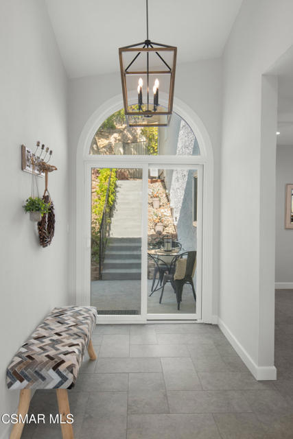 28329 Foothill Drive, Agoura Hills CA: https://media.crmls.org/mediaz/3d3962a2-2388-4e27-ab46-c4eee40ae3b1.jpg