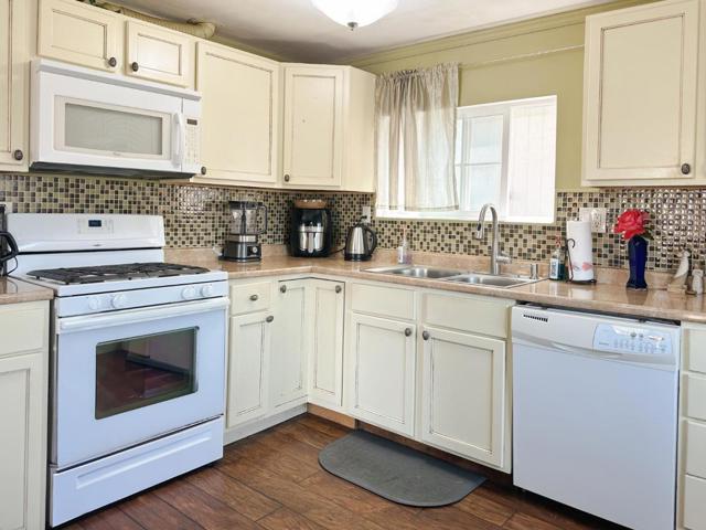1146 Birch Avenue, Seaside CA: https://media.crmls.org/mediaz/3d39a301-7c7b-49d3-9fd0-840d5c31bd90.jpg