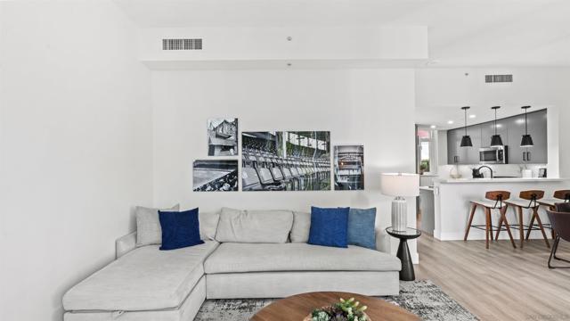 325 7Th Ave, San Diego CA: https://media.crmls.org/mediaz/3d39b793-50a8-4e70-b4ba-299443b86bf9.jpg