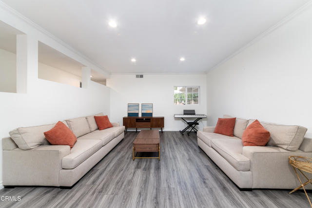 Detail Gallery Image 4 of 33 For 10037 Sunnybrae Ave, Los Angeles,  CA 91311 - 4 Beds | 2/1 Baths