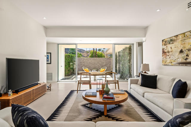 260 Desert Lakes Drive, Palm Springs, CA 92264