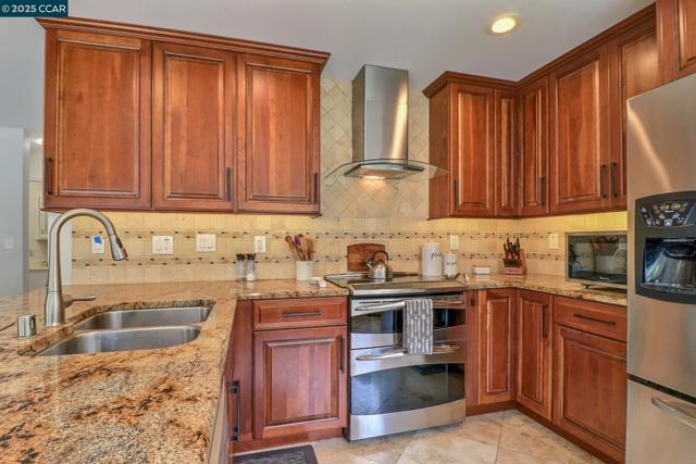 1728 Peachwillow St, Pittsburg CA: https://media.crmls.org/mediaz/3d3b0504-4d42-466b-a215-7dbe2e146df8.jpg