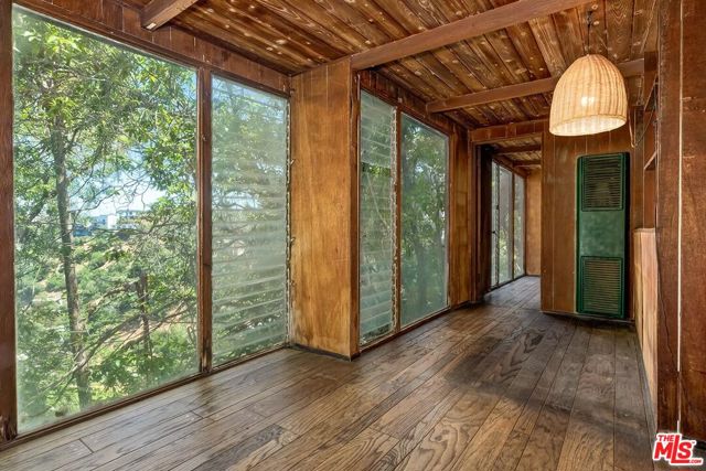8305 Yuma Place, Los Angeles CA: https://media.crmls.org/mediaz/3d3b16d6-4733-4cb6-bb3a-d5317508215f.jpg
