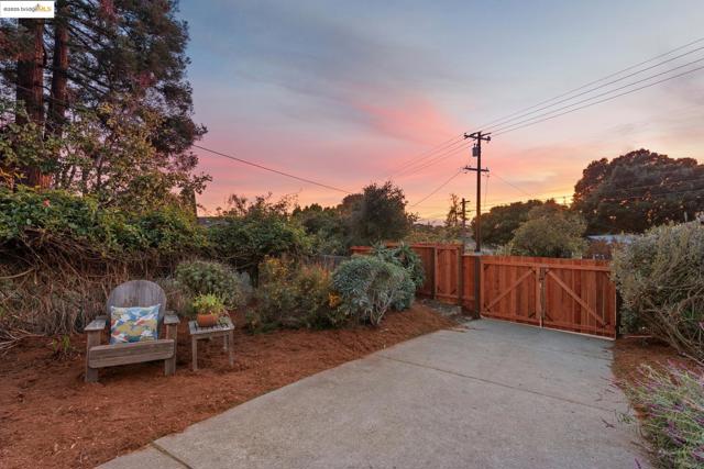 608 Colusa Ave, Berkeley CA: https://media.crmls.org/mediaz/3d3b3600-af10-4e18-b51e-b5cad53c9e33.jpg