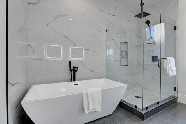 546 9th Avenue, Menlo Park CA: https://media.crmls.org/mediaz/3d3bac98-52a5-46c2-812e-8d0ffe902855.jpg