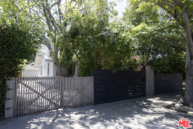 1888 Echo Park Avenue, Los Angeles CA: https://media.crmls.org/mediaz/3d3c1721-23d2-4836-8a4e-55ebcc300289.jpg