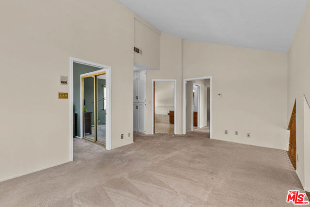 5317 Angeles Vista Boulevard, View Park CA: https://media.crmls.org/mediaz/3d3d1922-b69a-4a8d-a97b-0ec48dd27172.jpg