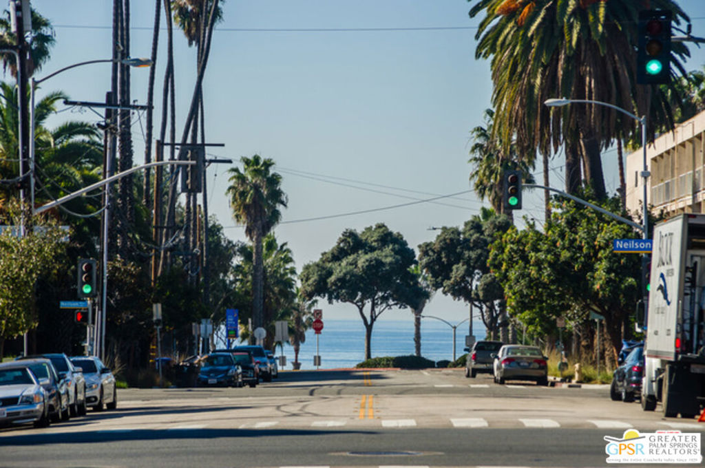 https://media.crmls.org/mediaz/3d3d2c4d-a535-422f-b4fa-5dbc443926d5.jpg?preset=X-Large