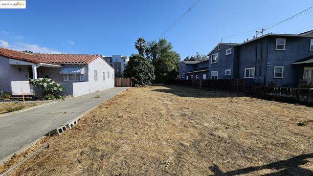1200 Sherwood AVE, San Jose CA: https://media.crmls.org/mediaz/3d3db8bd-fa2d-436f-a99f-d10ffa52c082.jpg