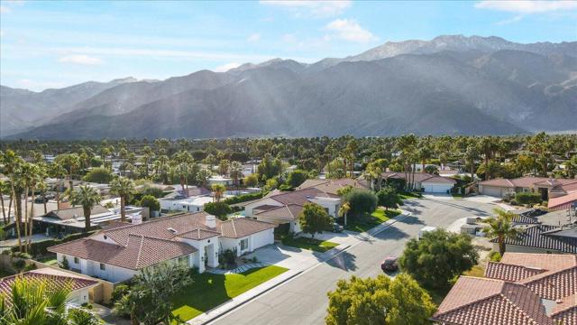 2451 Quincy Way, Palm Springs CA: https://media.crmls.org/mediaz/3d3e0770-a9d1-4253-8048-5be00cfbf1f5.jpg