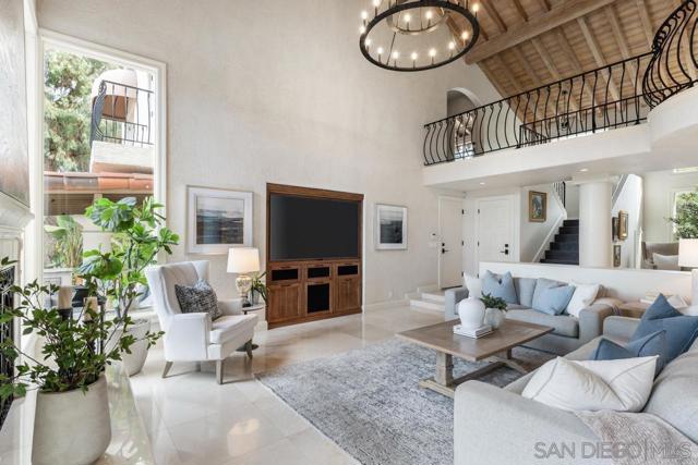 3247 Cerros Redondos, Rancho Santa Fe CA: https://media.crmls.org/mediaz/3d3e739a-7fe0-462d-bc89-4992c6fb80ab.jpg