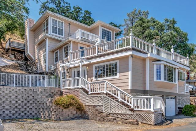 3848 Mariposa Drive, Clearlake CA: https://media.crmls.org/mediaz/3d3eb8ad-e7fd-47df-badc-d573e1b32090.jpg