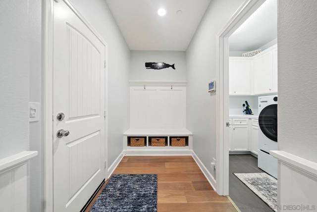 542 Adobe Estates Dr, Vista CA: https://media.crmls.org/mediaz/3d3ec92d-d5b9-4484-a3c9-cc97011c3f14.jpg