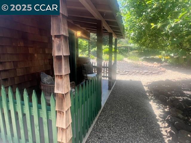 23 Lost Valley Dr, Orinda CA: https://media.crmls.org/mediaz/3d3f3ac6-b9ec-409f-89c1-159d84e8c3fe.jpg