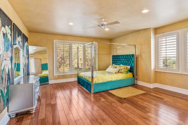 7345 Vista Rancho Ct, Rancho Santa Fe CA: https://media.crmls.org/mediaz/3d3ff544-8ebf-4912-b473-bf7ef3dbf190.jpg