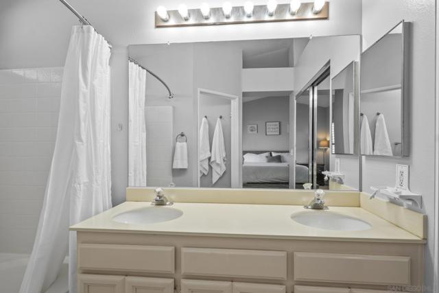 11378 Via Rancho San Diego, El Cajon CA: https://media.crmls.org/mediaz/3d400597-3c3a-4b55-b910-ec5195d51708.jpg