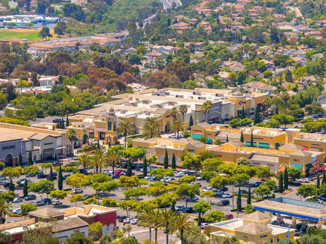 3463 Corte Fresa, Carlsbad CA: https://media.crmls.org/mediaz/3d403378-0199-4b79-8524-0d1d28ed2a43.jpg