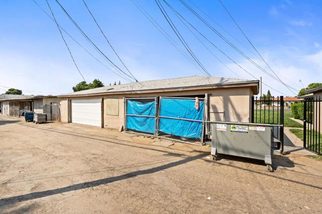 2128 N First Street, Fresno CA: https://media.crmls.org/mediaz/3d40a6e0-b48f-45f7-b8b2-f898eb83dfc3.jpg