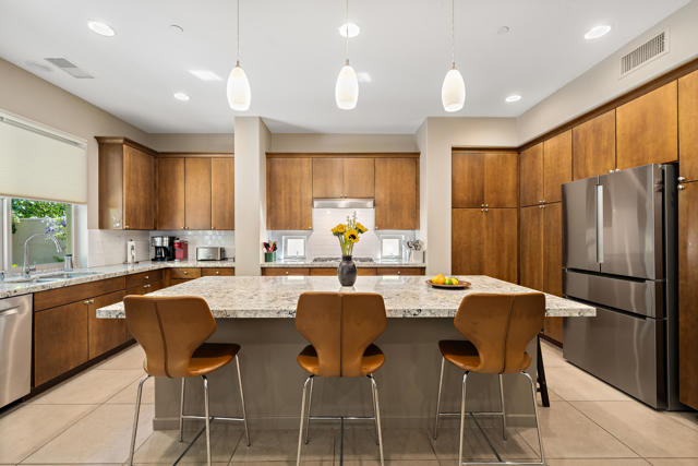 3000 Candlelight Lane, Palm Springs CA: https://media.crmls.org/mediaz/3d4186da-89a6-410c-8c34-f0f6f3cd3a02.jpg