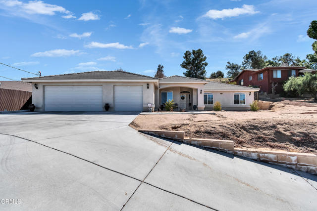 17717 Bangor Avenue, Hesperia CA: https://media.crmls.org/mediaz/3d4189e2-078d-445f-af1f-b73dcbc4f723.jpg
