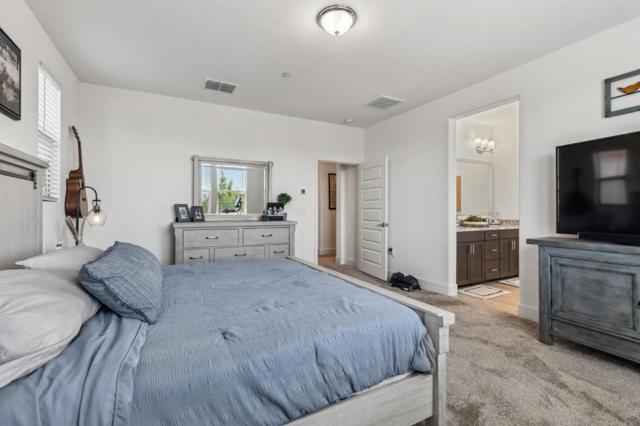 8906 Upbeat Way, Elk Grove CA: https://media.crmls.org/mediaz/3d4244dc-3b42-4b8d-b4b9-75d136b20d35.jpg