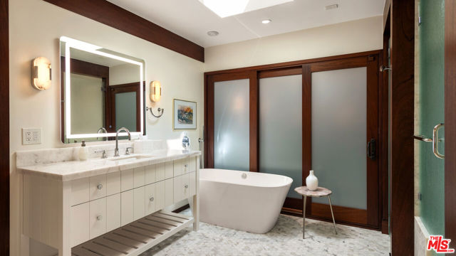 7221 Birdview Avenue, Malibu CA: https://media.crmls.org/mediaz/3d42c711-e909-4ba6-aaac-55c6d45cafc7.jpg