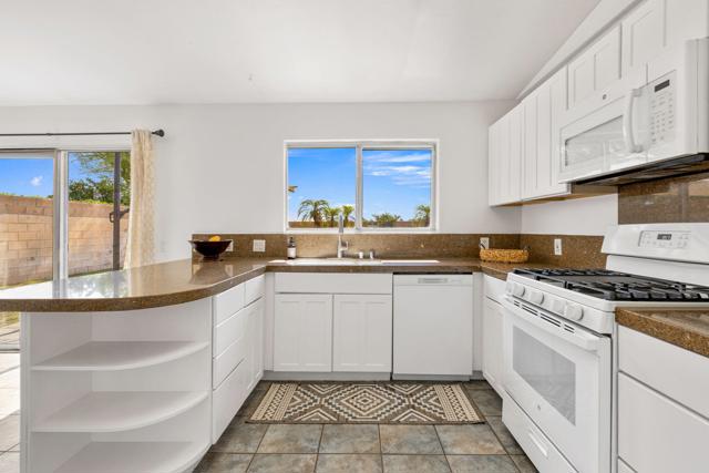 Image 23 of 25 For 31860 Neuma Drive