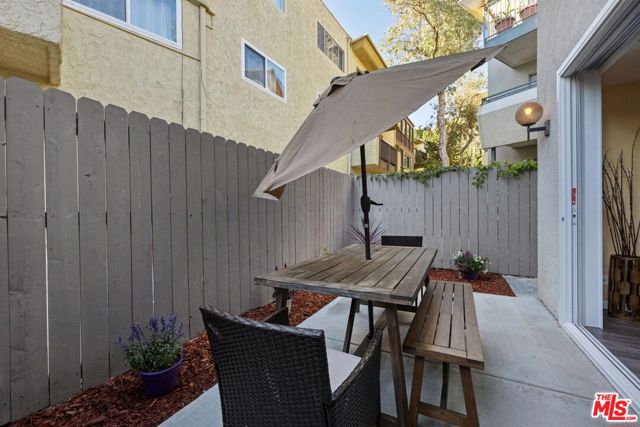 5951 Canterbury Drive, Culver City CA: https://media.crmls.org/mediaz/3d448bb8-6a2d-43d0-b727-8b6ce0a4be23.jpg
