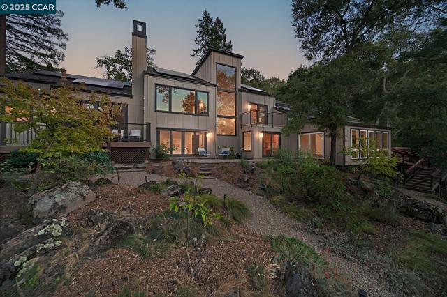 691 Old Jonas Hill Rd, Lafayette CA: https://media.crmls.org/mediaz/3d44c16c-8f6c-4952-a475-7a203a77e61a.jpg