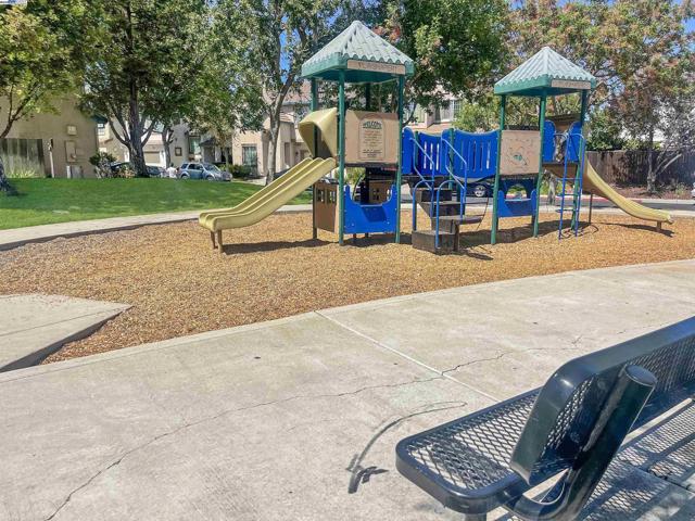 181 Maidenhair St, Pittsburg CA: https://media.crmls.org/mediaz/3d44cfae-a3e5-45af-9f4c-6e896deadea9.jpg