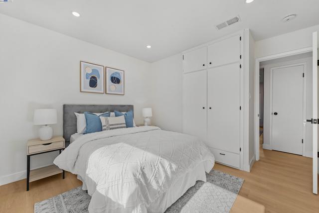 39850 Sundale Dr., Fremont CA: https://media.crmls.org/mediaz/3d45678a-4671-49bd-86d0-5625dbfff3bb.jpg