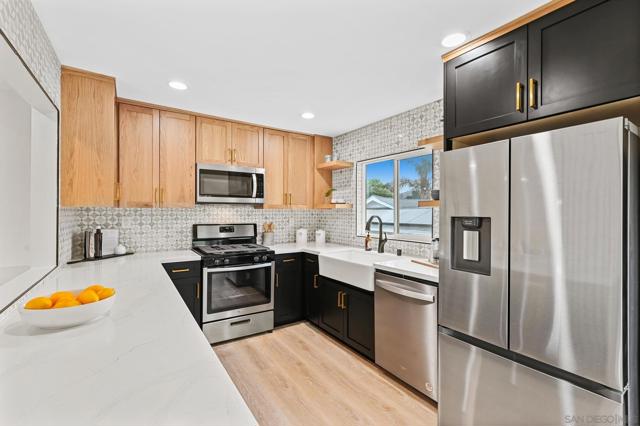 1160 Erica St, Escondido CA: https://media.crmls.org/mediaz/3d46525a-8d8c-4387-b205-16f4b053c389.jpg