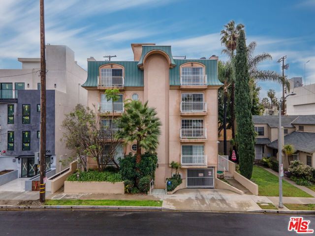 9812 Vidor Dr #301, Los Angeles, CA 90035